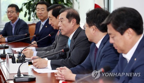 발언하는 김병준 비대위원장