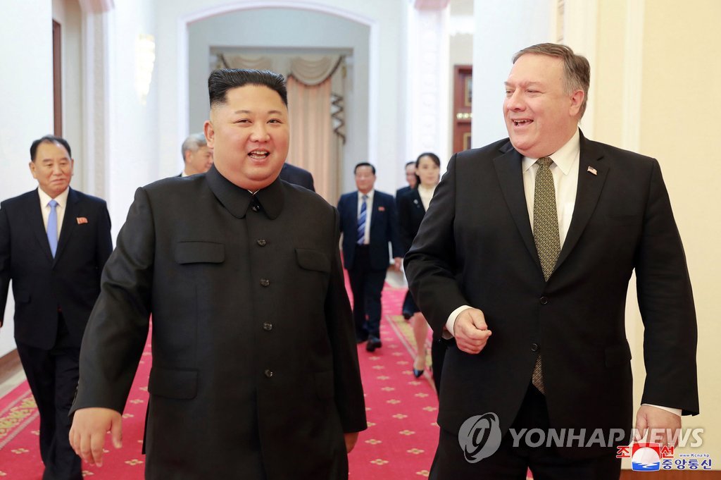 폼페이오 "김정은과 생산적 대화"…美관리 "시간·노력 많이 들 것"
