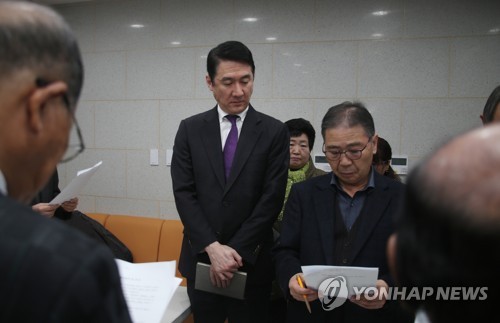 방탄소년단 소속사 "티셔츠 논란에 상처입은 분들께 사죄"