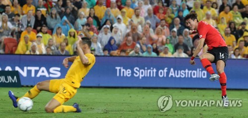 황의조, 호주비상