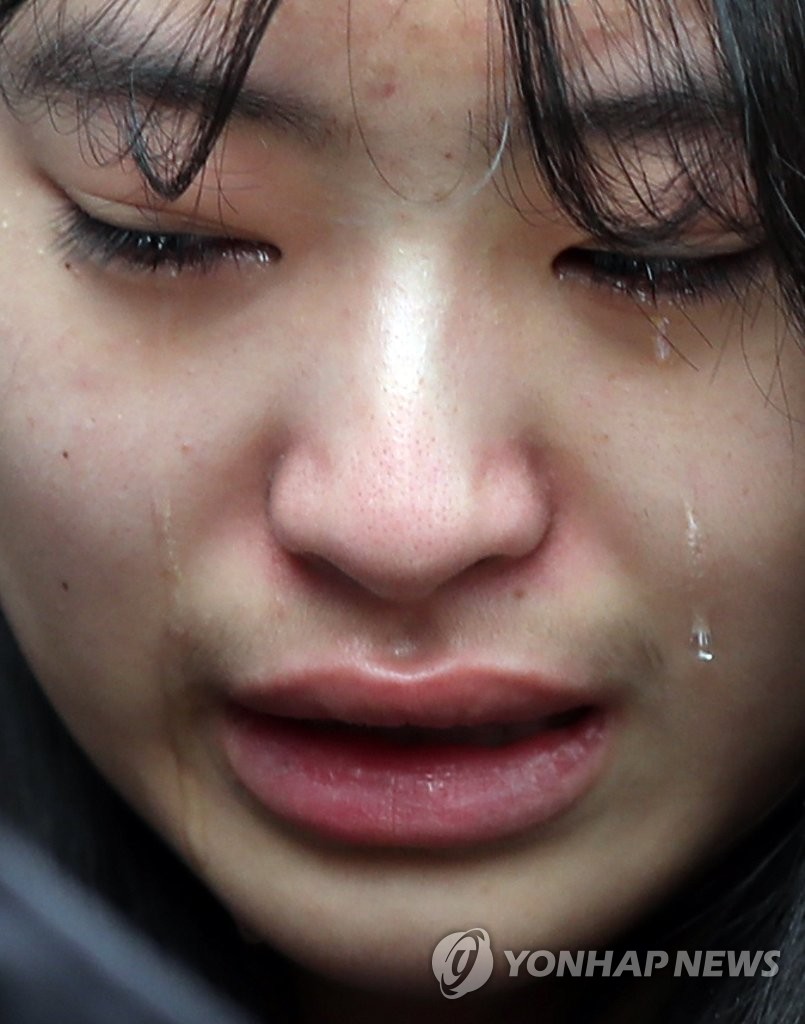 慰安婦問題の解決求める