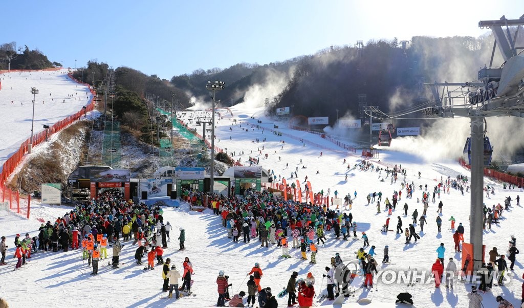 '겨울아 반갑다' 스키장 인파