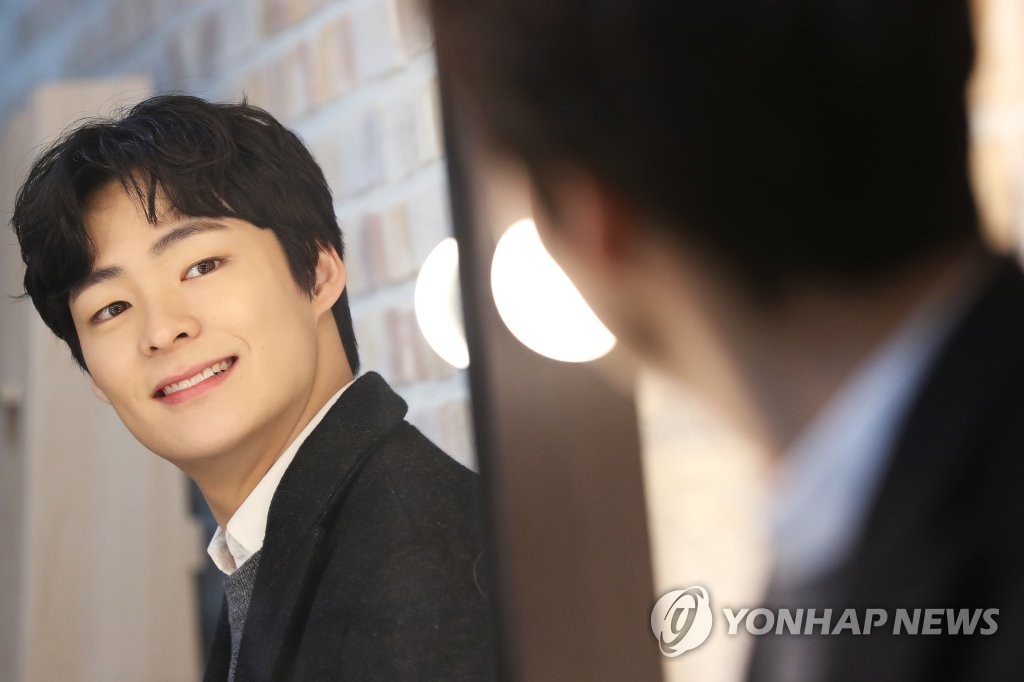 활짝 웃는 배우 송건희