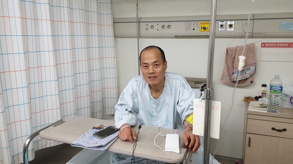 인터뷰하는 홍기탁 전 금속노조 파인텍지회장