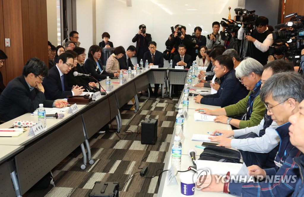 인사말 하는 류장수 위원장