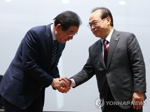 위로의 말 전하는 박원순 시장
