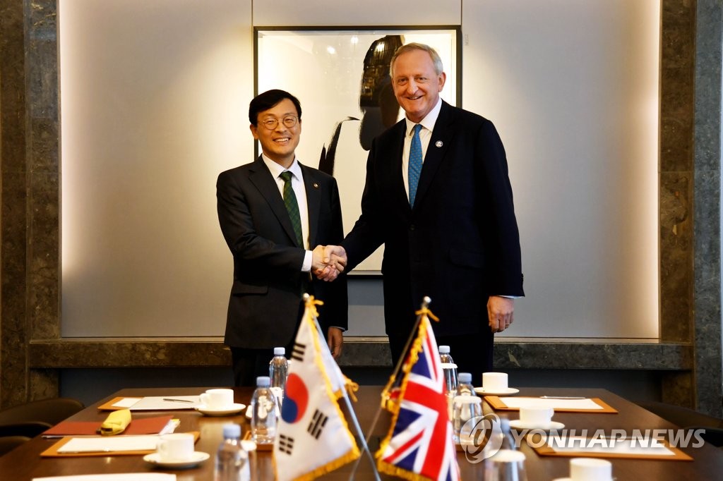 Avec le lord-maire de Londres Avec le lord-maire de Londres