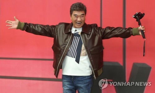 '덕화티비' 1인 방송 나선 배우 이덕화
