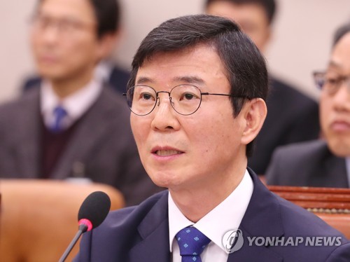 문성혁 해수부 장관 후보자 '잠시생각'