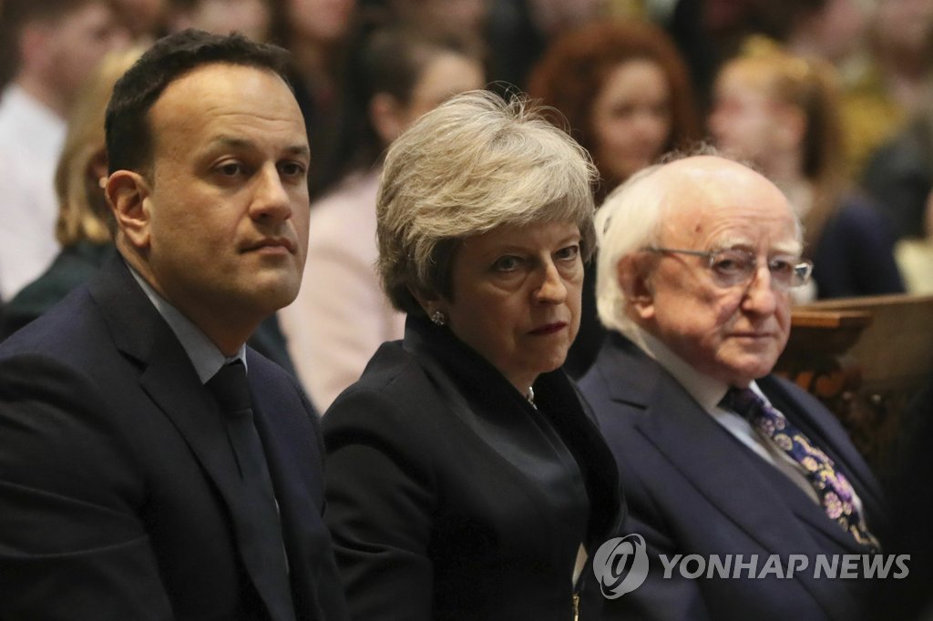 피격 여기자 장례식 참석한 英·아일랜드 지도자들