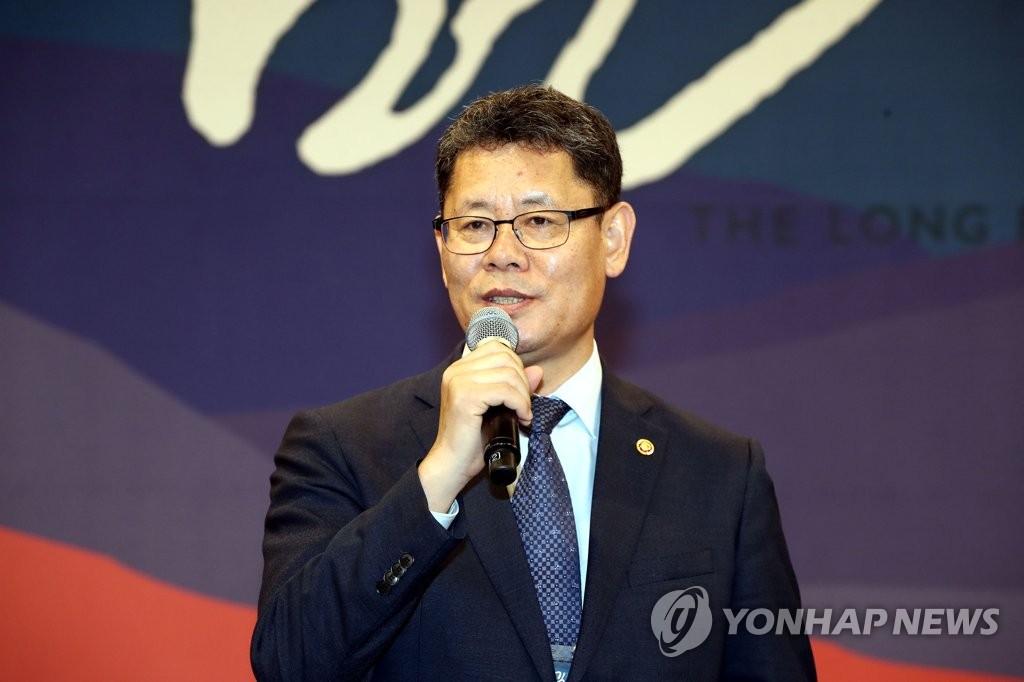 인사말하는 김연철 통일부 장관