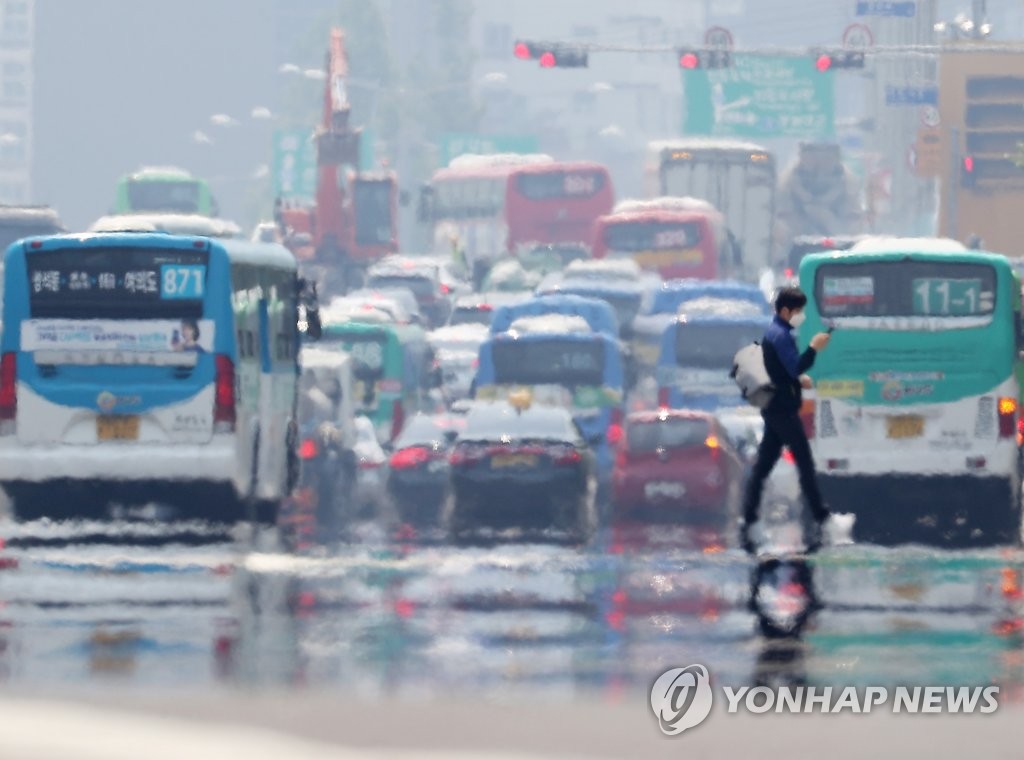 かげろう立つ道路 かげろう立つ道路