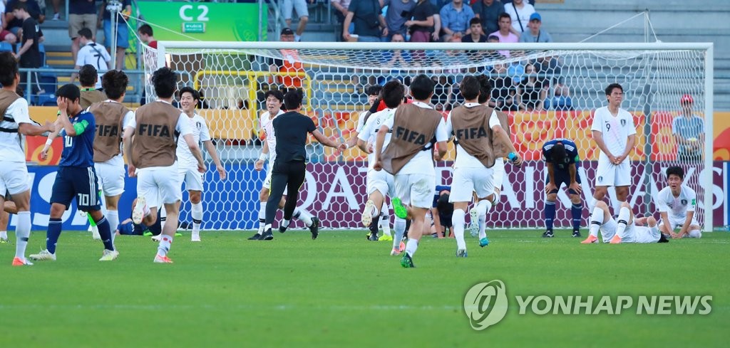 한·일전 승리, 8강 기쁨을 만끽하며