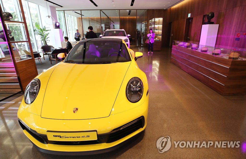 전 세계 8번째로 오픈한 '포르쉐 스튜디오'