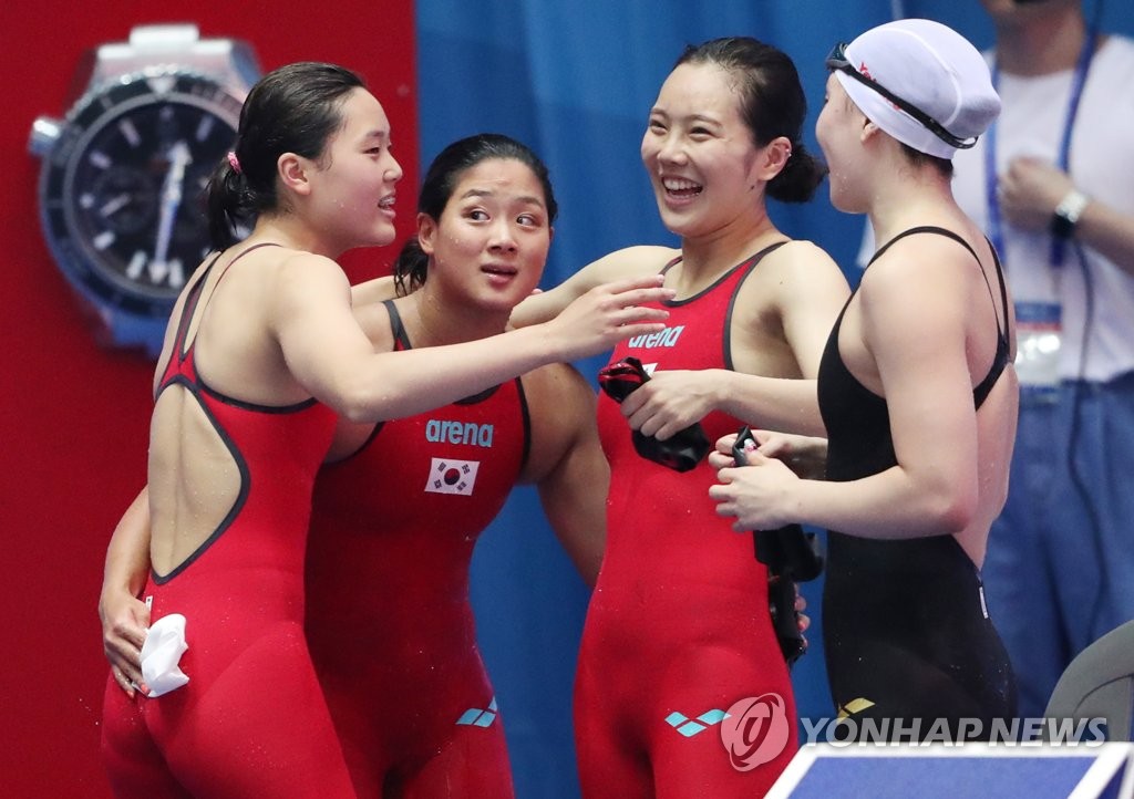 '3분 42초 58'…여자 계영 400ｍ서 대회 첫 한국신기록