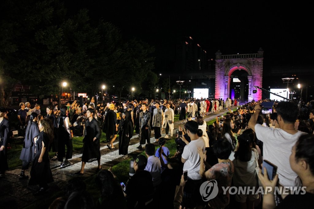 '대한민국임시정부 수립 100주년 기념 패션쇼'