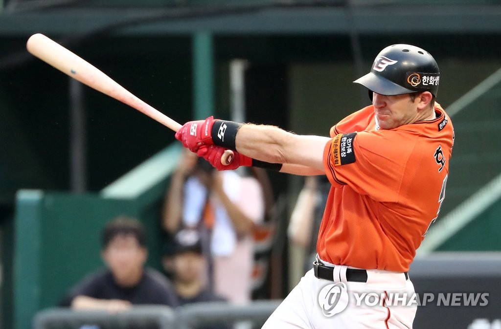 In this file photo from Aug. 4, 2019, Jared Hoying of the Hanwha Eagles hits an RBI single against the SK Wyverns in the bottom of the fifth inning of a Korea Baseball Organization regular season game at Hanwha Life Eagles Park in Daejeon, 160 kilometers south of Seoul. (Yonhap)