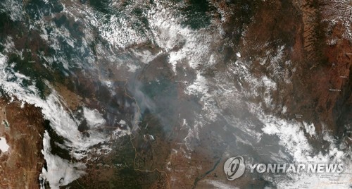 우주에서 본 아마존 산불