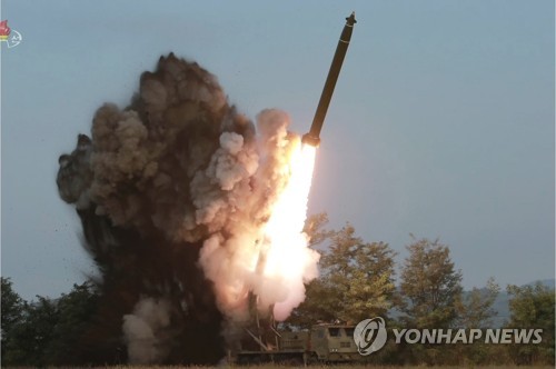 북한, 다시 초대형 방사포 시험사격…'성공' 발표는 없어