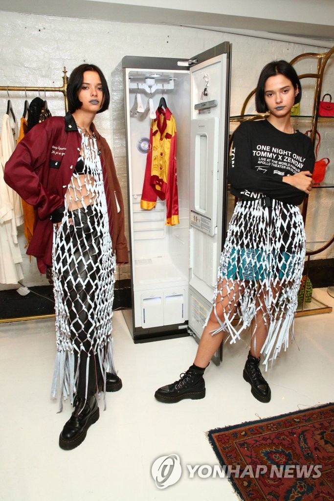 LG 'Styler' at New York Fashion Week LG 'Styler' at New York Fashion Week