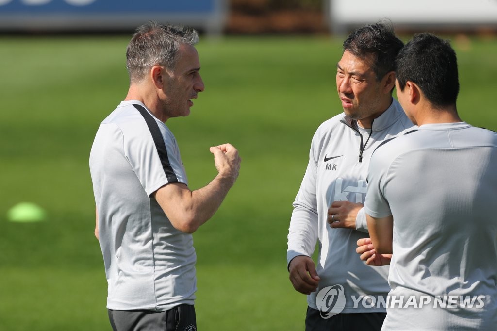 대화하는 벤투 감독
