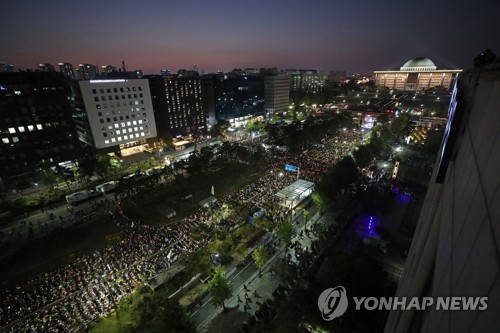 국회 앞 가득 채운 검찰개혁 인파