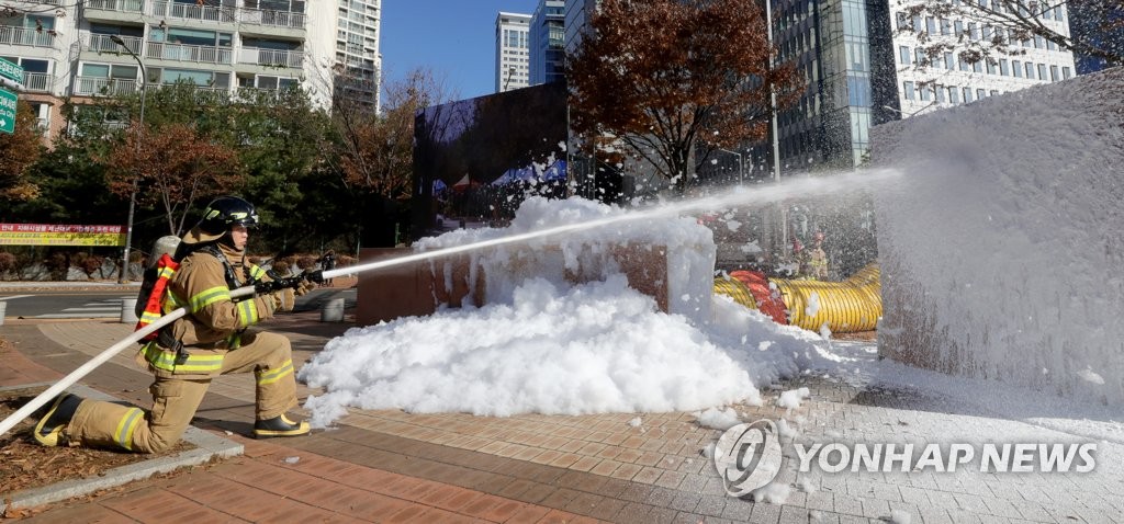 화재진압 위한 거품약제
