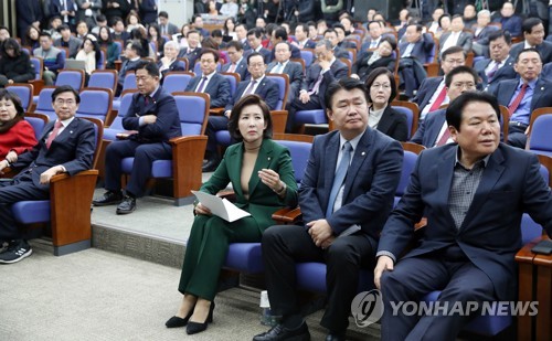 비공개 전환 요청하는 자유한국당 나경원 원내대표