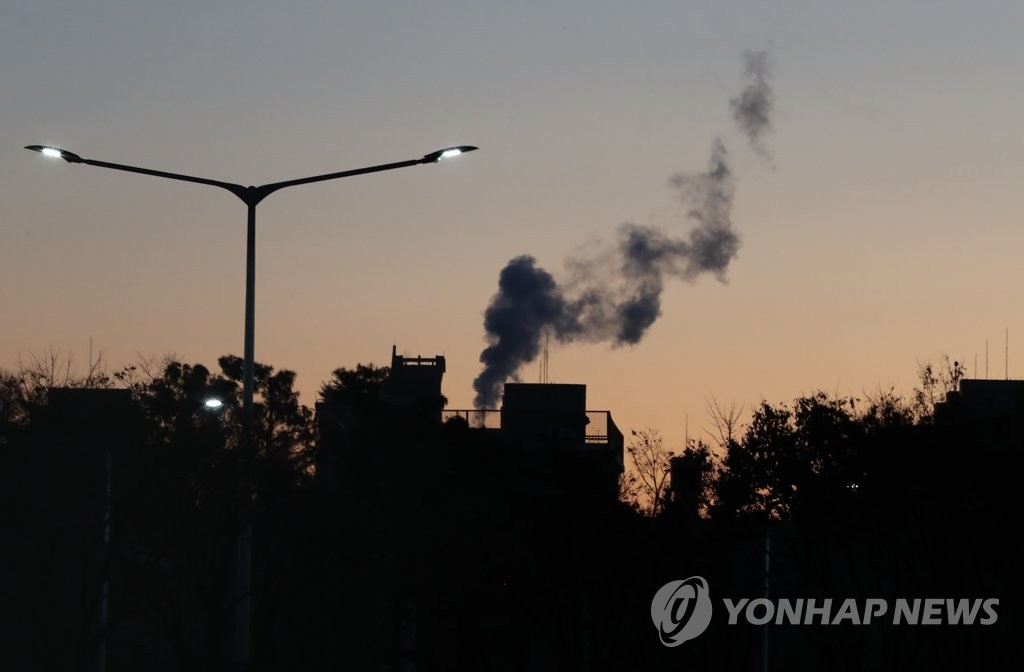 추운 겨울 새벽 풍경