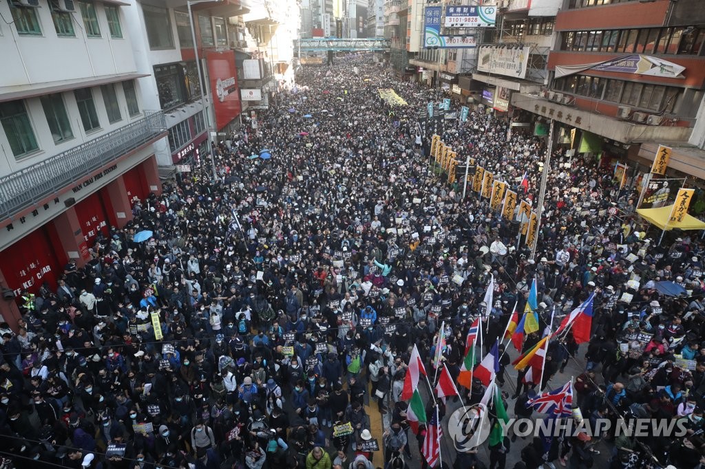 거리 가득 메운 홍콩 시민들