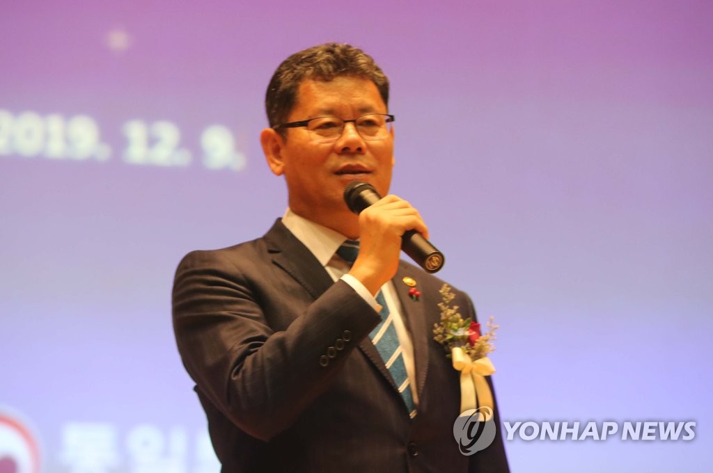 Unification Minister Kim Yeon-chul speaks during a lecture in Gongju, 160 kilometers south of Seoul, on Dec. 9, 2019. (Yonhap)