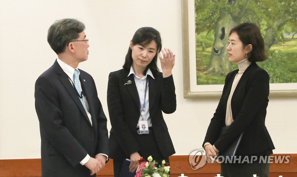신임대사 신임장 수여식 참석한 김현종-김외숙-고민정