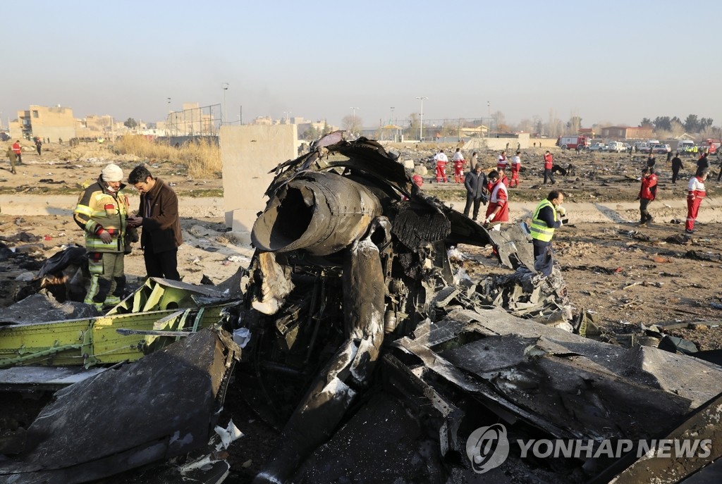 지난 8일 테헤란 부근에서 격추된 우크라이나 여객기 잔해
