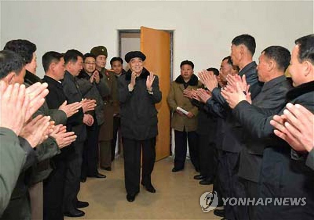 '북한 넘버3' 박봉주, 보름 만에 공개활동