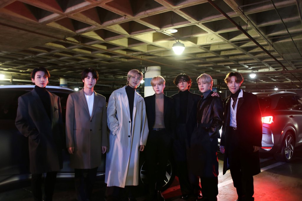 BTS devant le Nexo BTS devant le Nexo