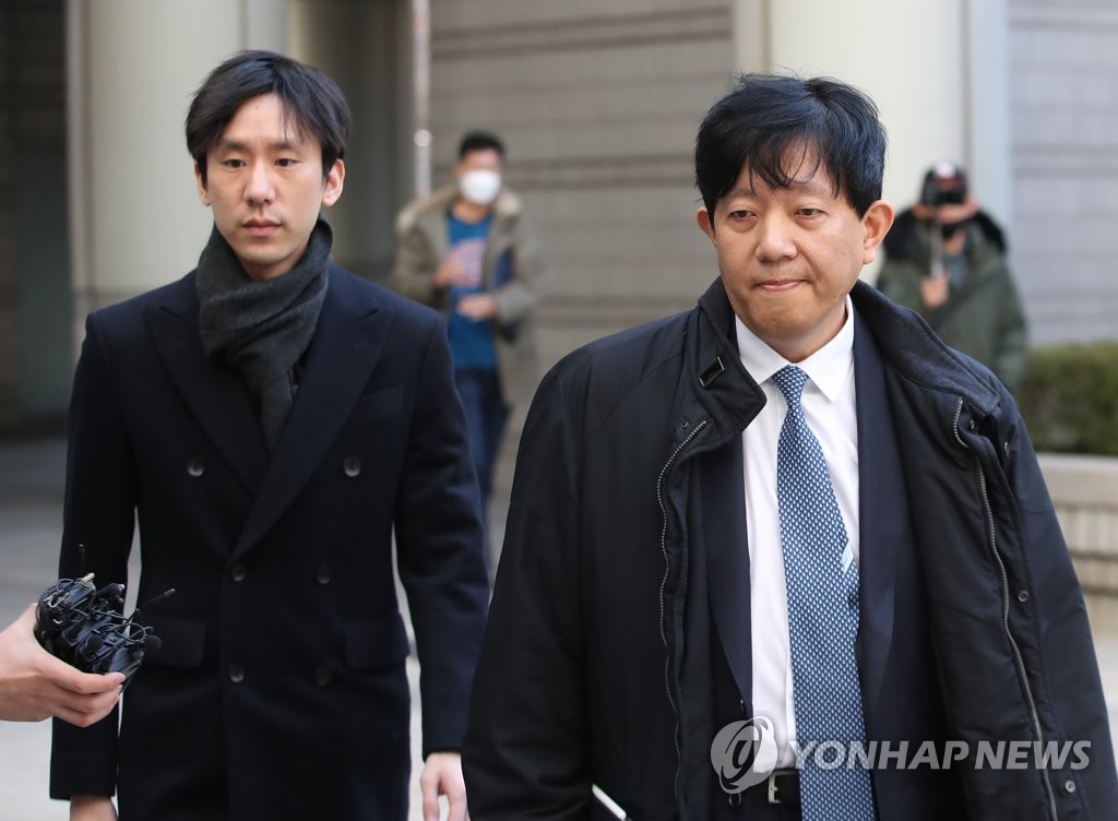 결심공판 출석하는 이재웅-박재욱