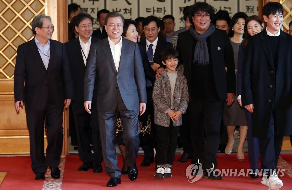 청와대 방문한 '기생충' 제작진과 배우들