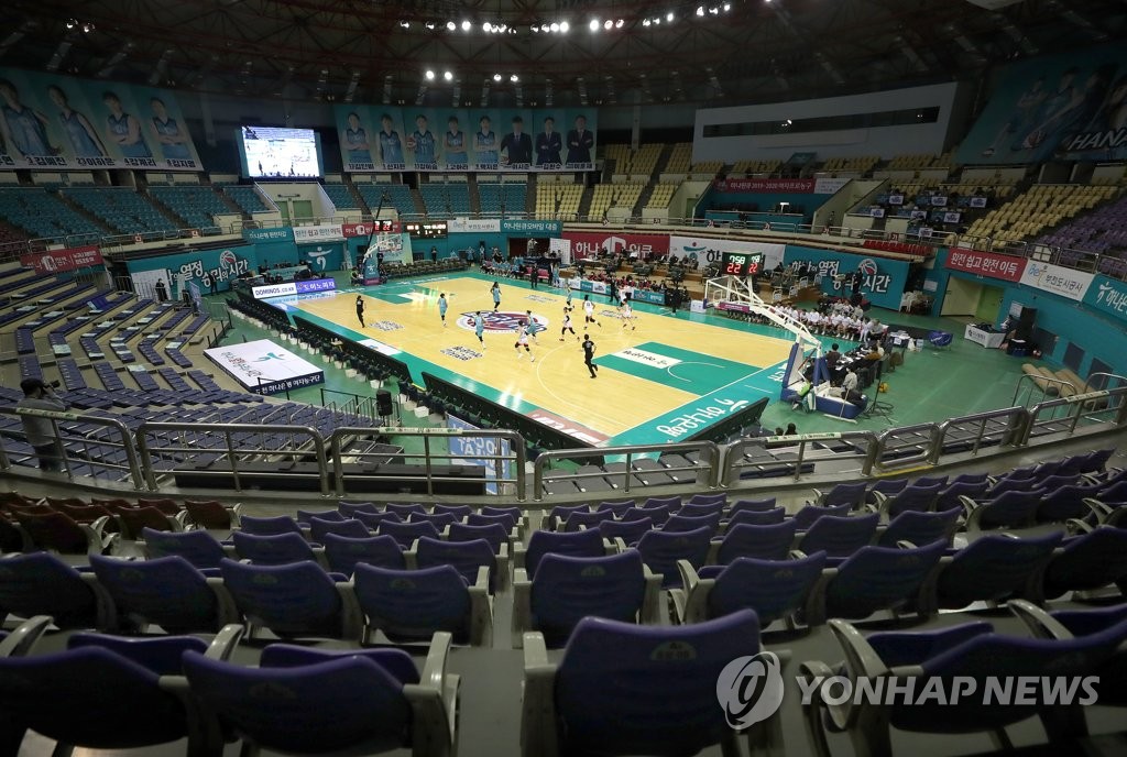 무관중 경기로 치러지는 여자프로농구