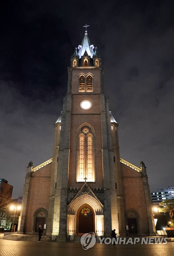 서울 명동성당도 미사 중지…서울대교구 전역 확대