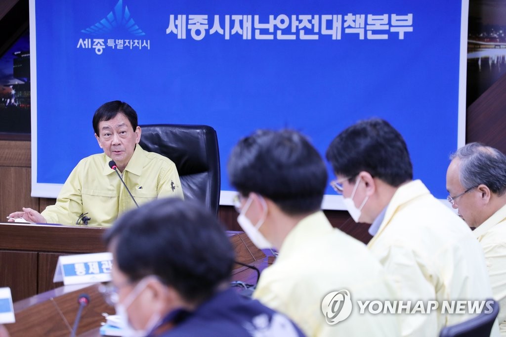진영 행안부 장관, 코로나19 대응 상황 점검