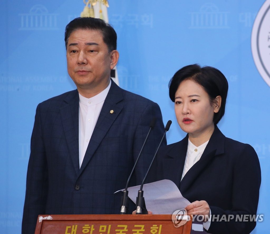 더불어민주당 김병기 의원(왼쪽), 이수진 당선인[연합뉴스 자료사진]