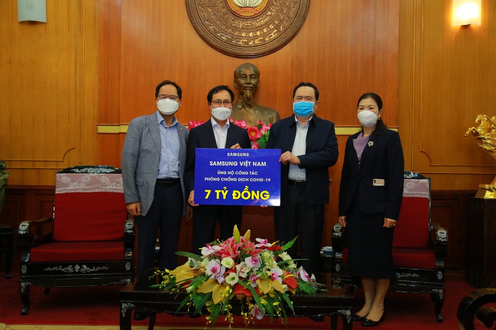 Samsung's donation to Vietnam Samsung's donation to Vietnam