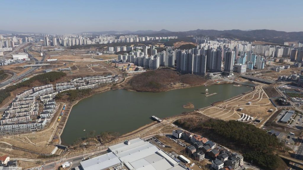 경기도 화성시 동탄2신도시 동탄호수공원 주변 아파트 단지 모습