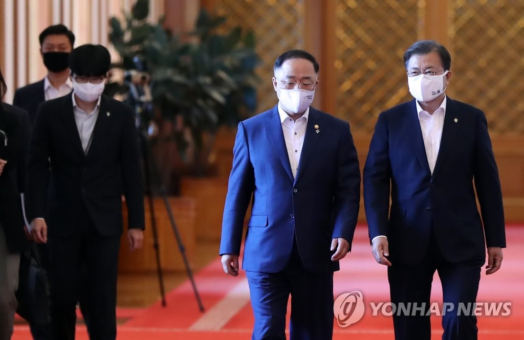 돌아온 탁현민