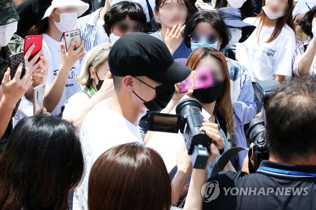 가수 로이킴 해병대 입대