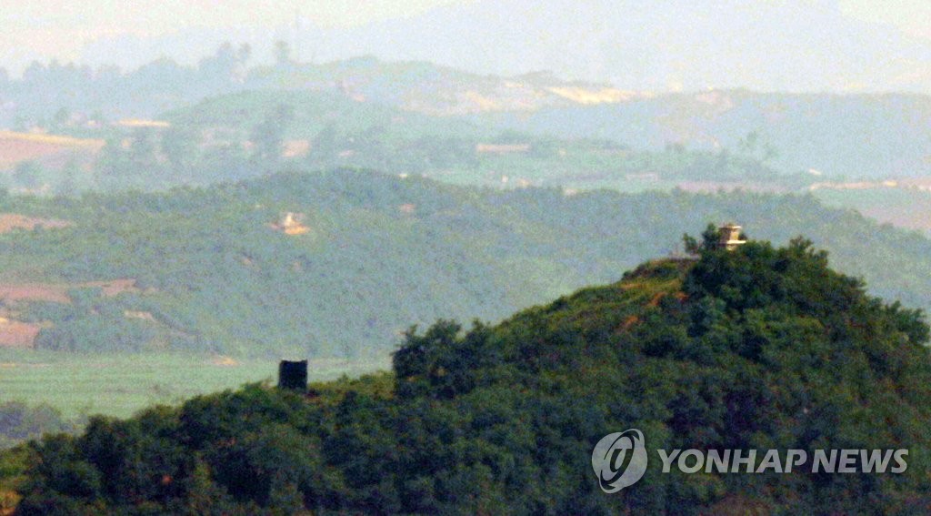 A propaganda loudspeaker is shown near a North Korean guard post inside the Demilitarized Zone (DMZ), in this photo taken from the South Korean border city of Paju, 30 kilometers north of Seoul, on June 23, 2020. Pyongyang began to reinstall the loudspeakers on June 21, citing anti-Pyongyang leaflets recently sent into the North by defectors. The Koreas removed their loudspeakers from the DMZ in adherence to the Panmunjom Declaration on April 27, 2018. (Yonhap)
