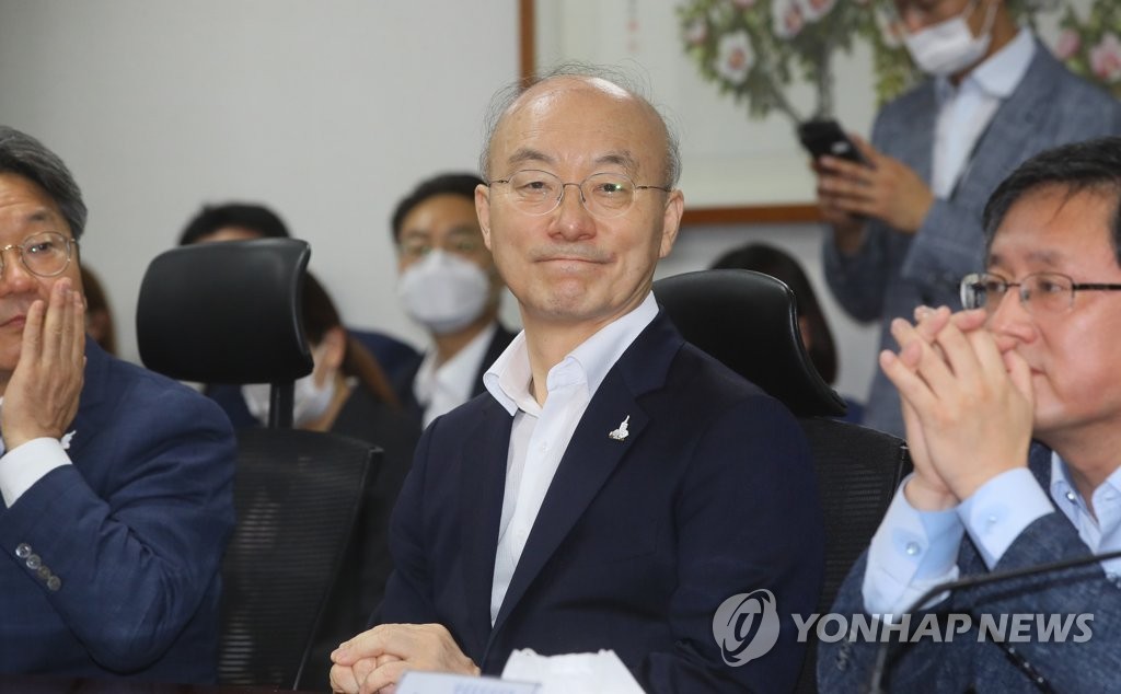 권력기관 개혁 당정청 참석한 김조원 민정수석