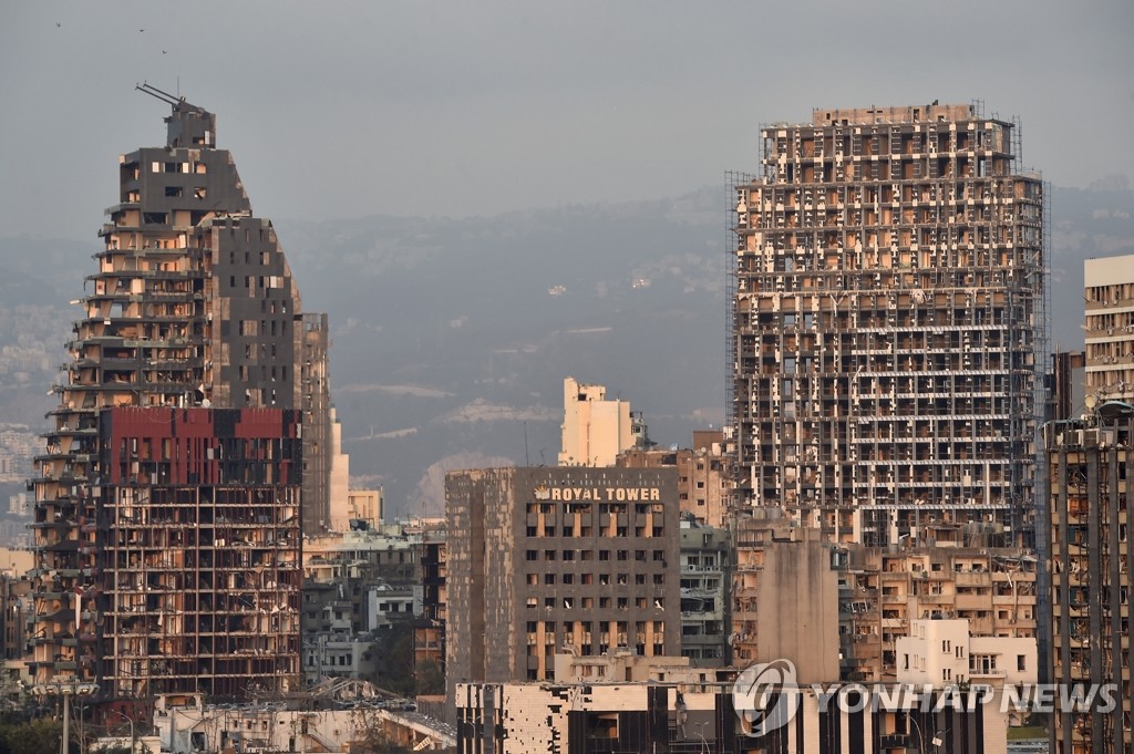 레바논 베이루트 폭발로 훼손된 건물들