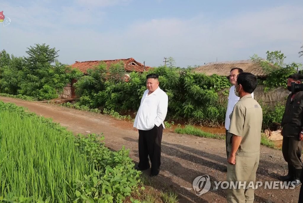 김정은, 황해북도 수해현장 방문