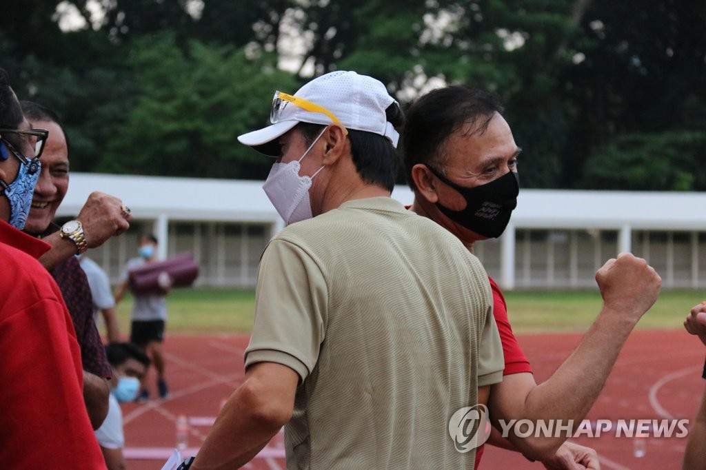 신태용 감독과 모차마드 이리아완 축구협회장